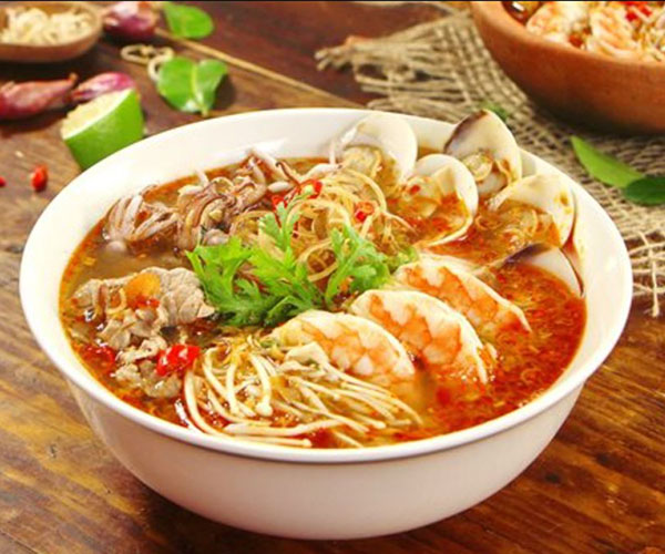 Thai-style Seafood with rice noodles